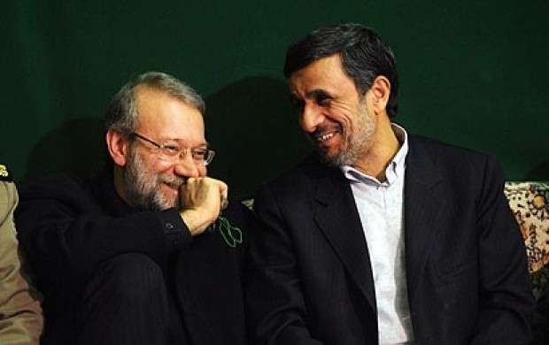 احمدی‌نژاد وارد می‌شود